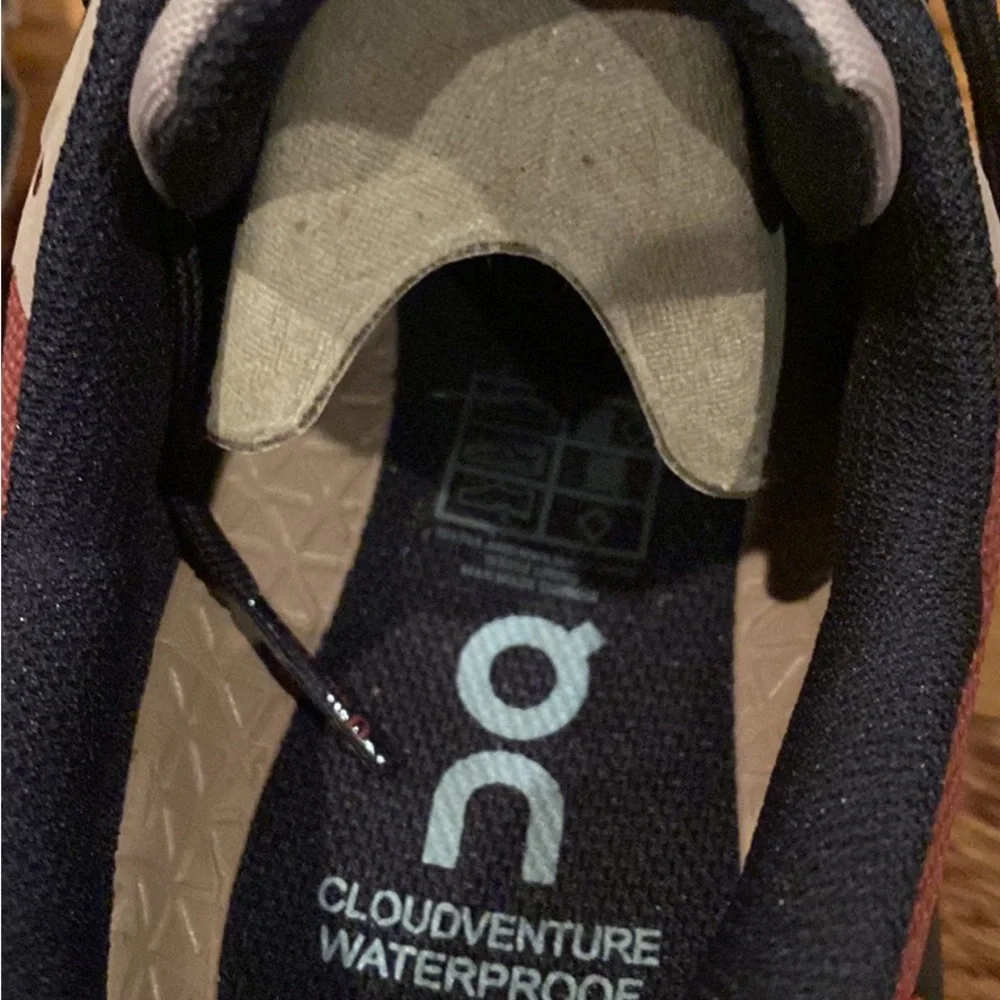 ON Cloudventure waterproof Womens assorted new - Picture 3 of 4